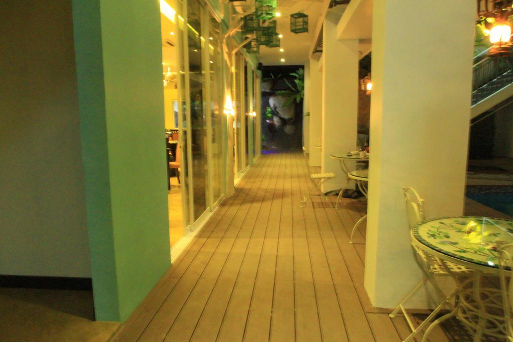 Oxville 3* Padang (Sumatra)