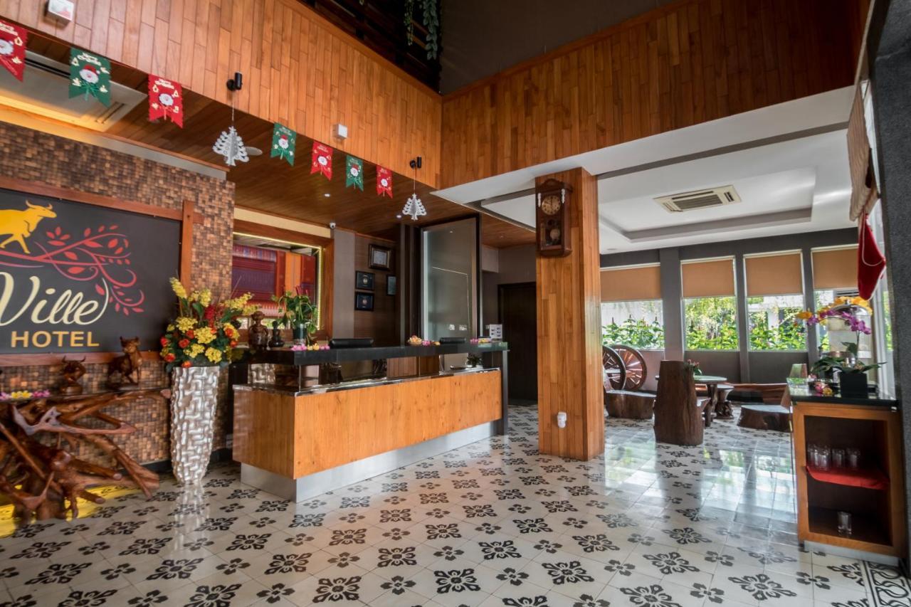 Oxville 3* Padang (Sumatra)