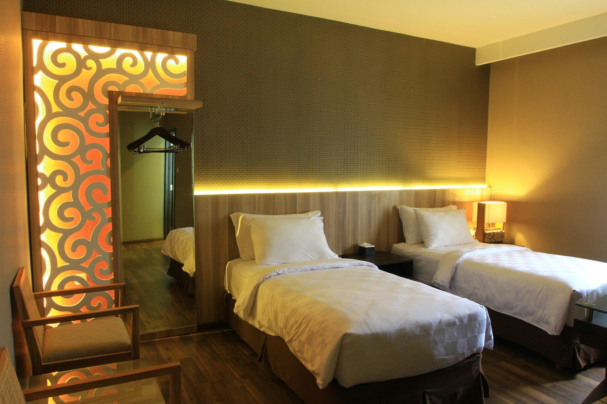Oxville 3* Padang (Sumatra)