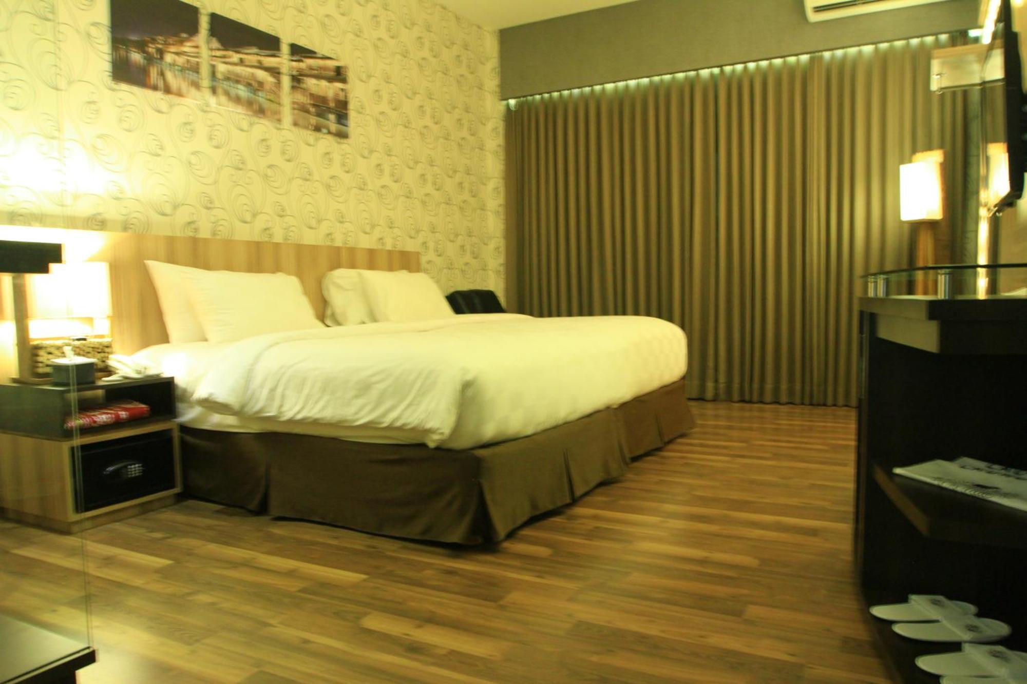Oxville Hotel 3*